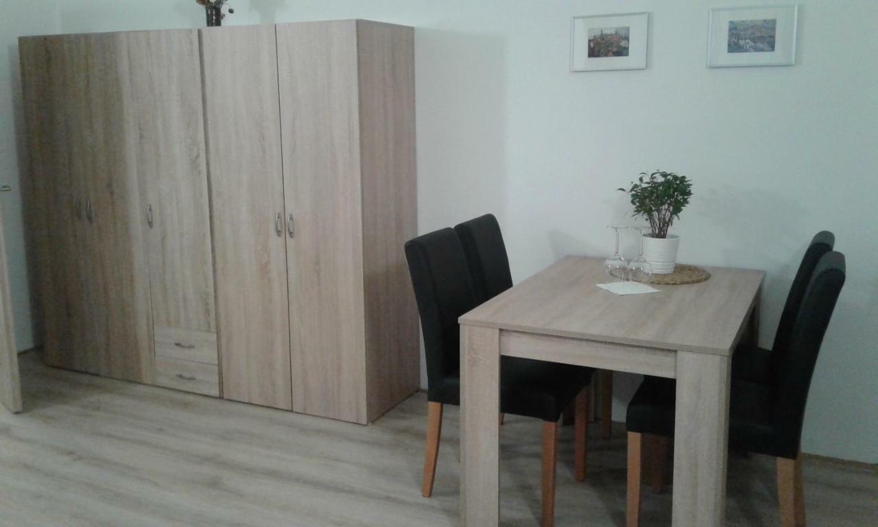 Penzion Muskat Mikulov Bagian luar foto